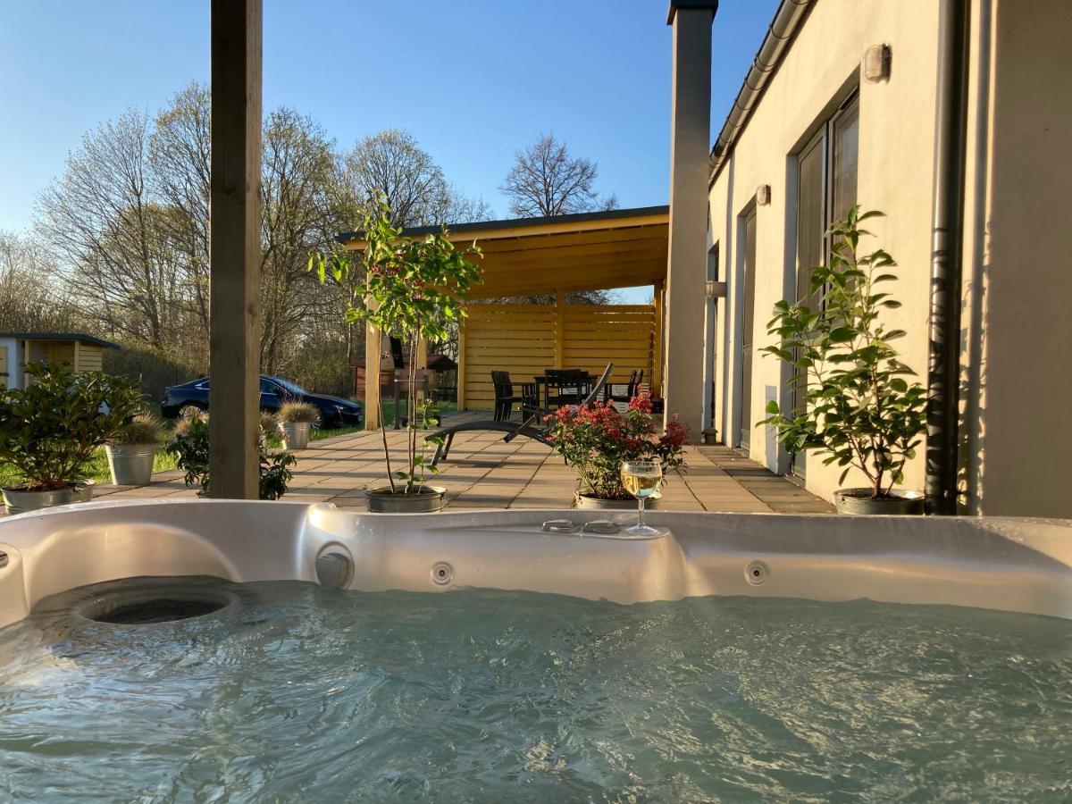 MikołajkiMleczarnia Z Prywatnym Jacuzzi别墅 外观 照片